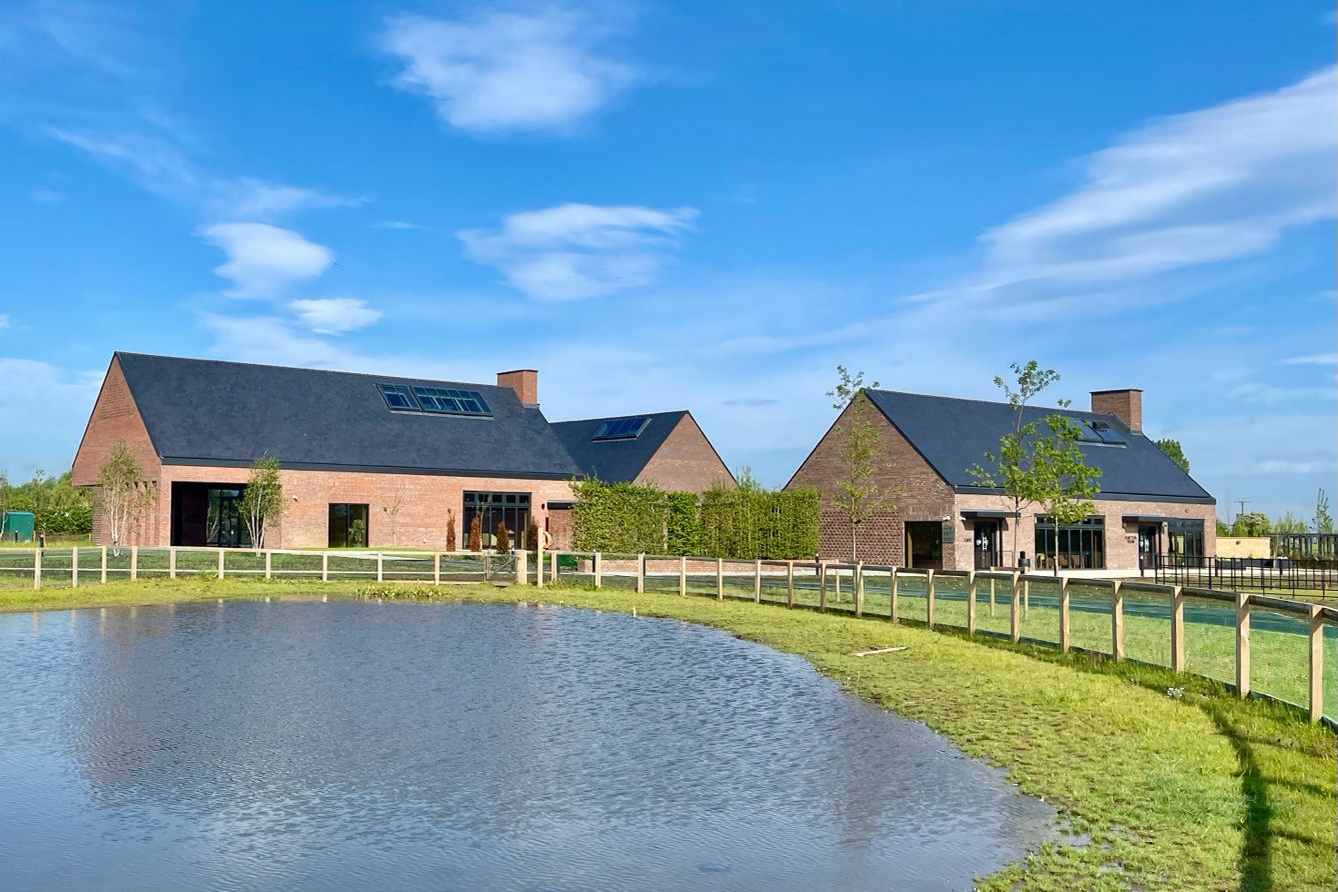 homepage-image-outside-buildings